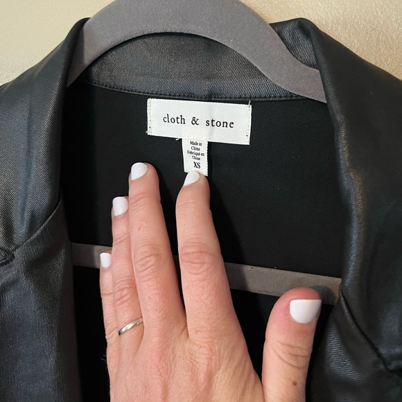 Cloth & Stone Coated Notch Collar Button Front Blazer NEW - Picture 4 of 9